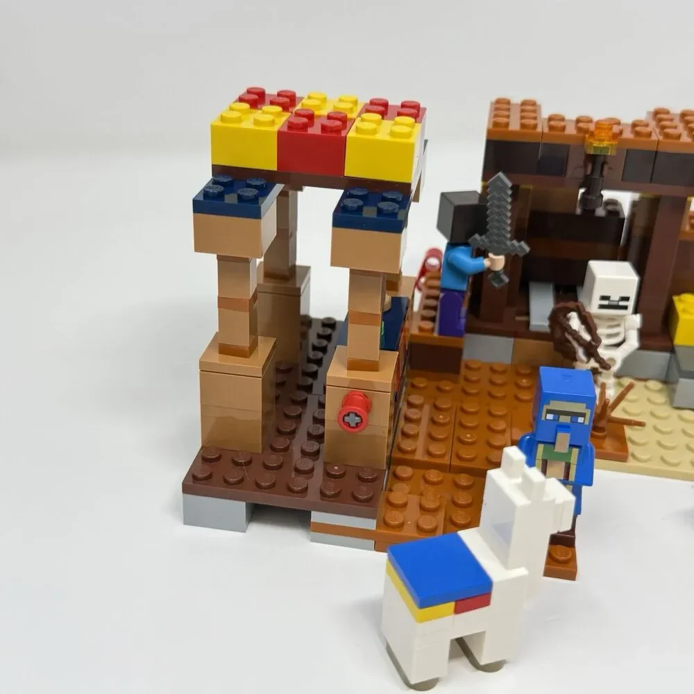 LEGO Minecraft The Trading Post 21167 Complete Set